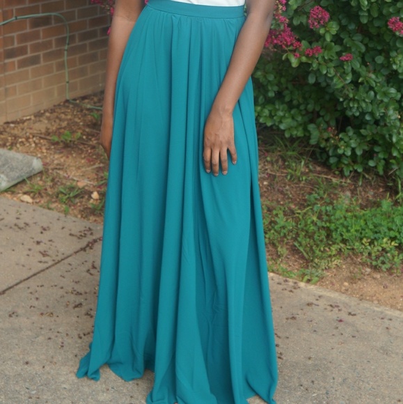 Final Markdown | Green Maxi Skirt - Picture 3 of 4